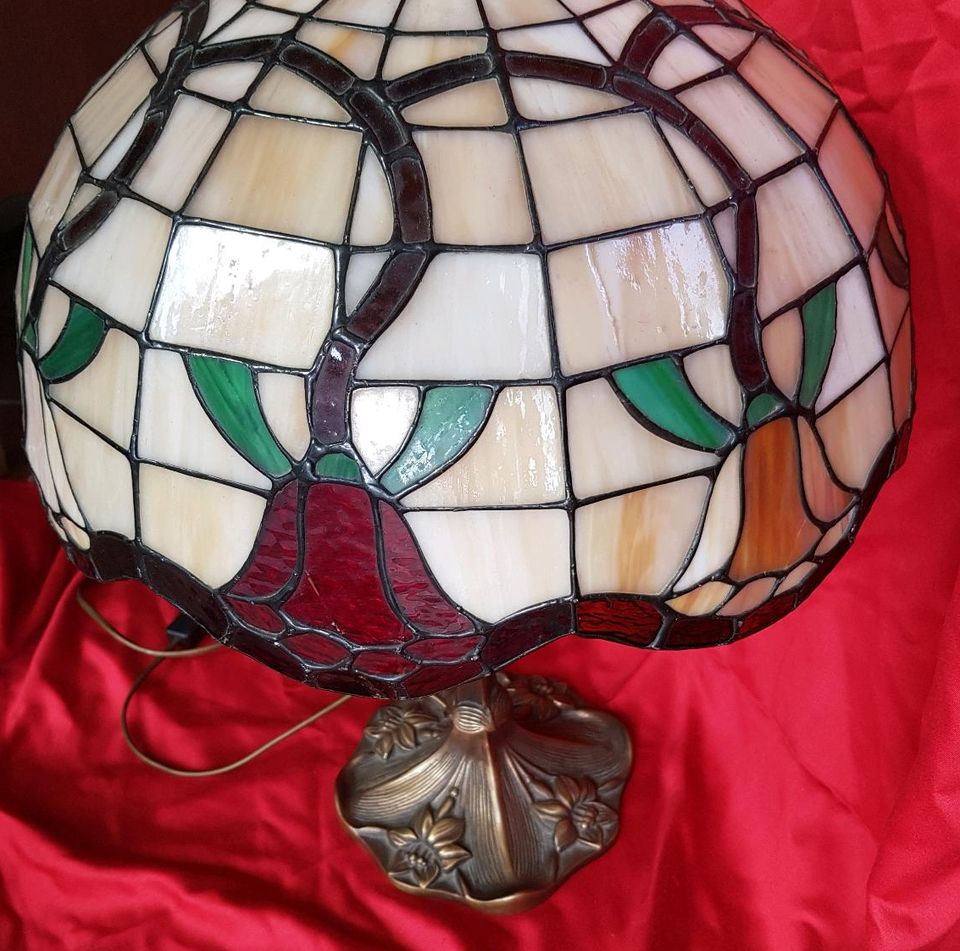 Tiffany Lampe Tischlampe Höhe 53 cm Messingfuß in St. Wendel