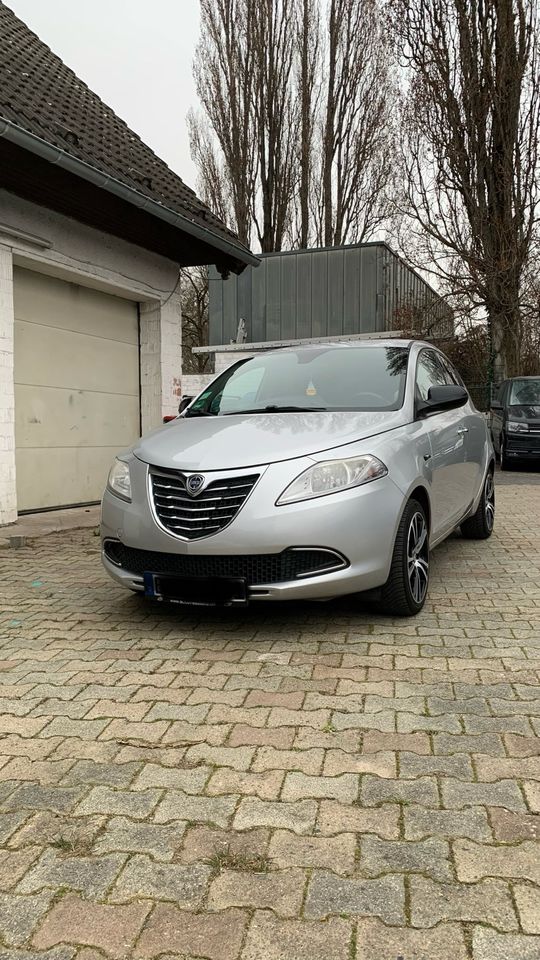 Lancia Ypsilon März 2012 cc1245 ps 69 Fiat in Berlin