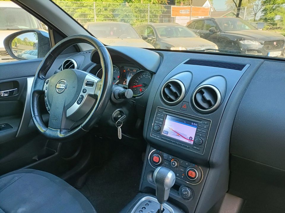 Nissan Qashqai Acenta / Automatikgetriebe / Sitzheizung in Buxtehude