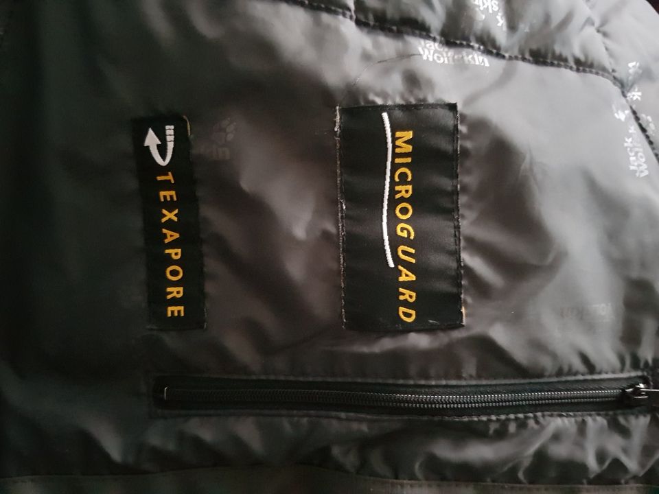 JACK WOLFSKIN XXL Winterkurzmantel Olivegrün in Herne