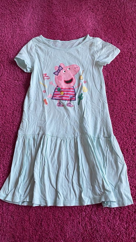 Kurzarm Kleid Peppa H&M 128/134 in Burgdorf