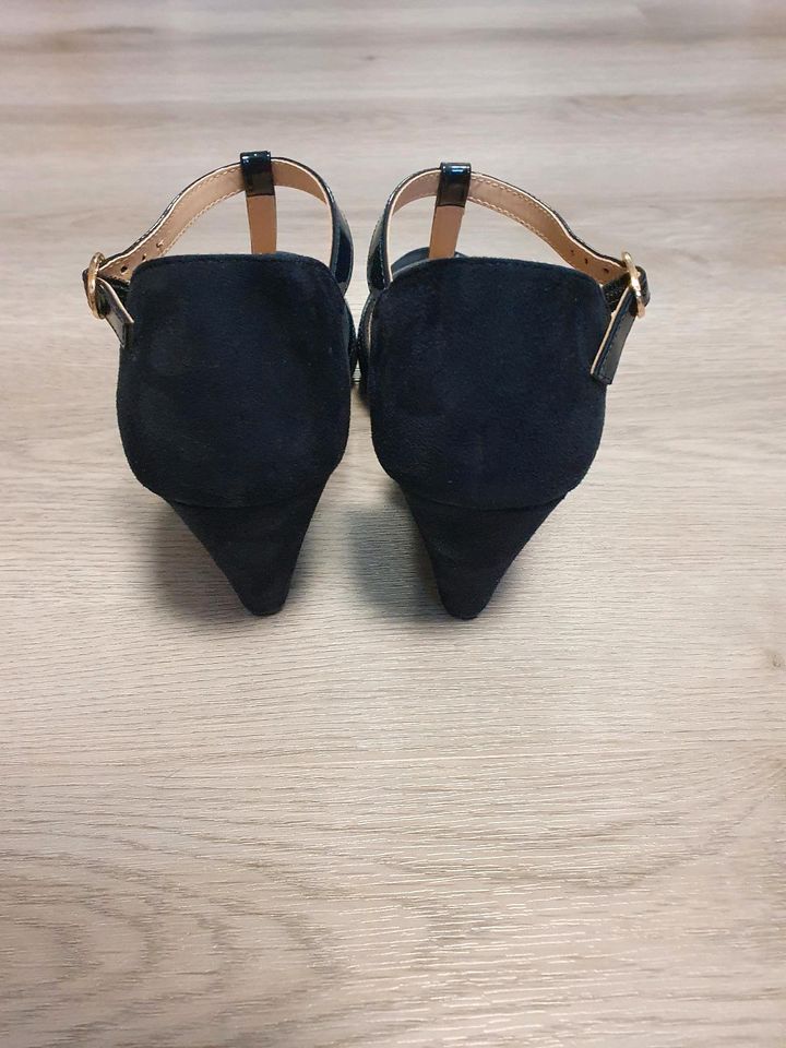 Anna Field T-Steg Pumps navy mit Lack in Dollern