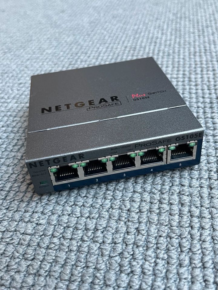 Netgear Prosafe Plus GS105E Smart 5Port Gigabit Switch in Köln