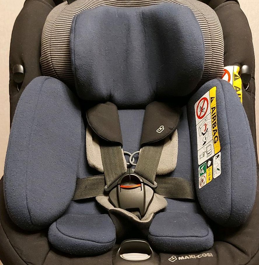 Maxi Cosi Axissfix Sitzverkleinerer Nomad Blue Blau Marine in Marienborn