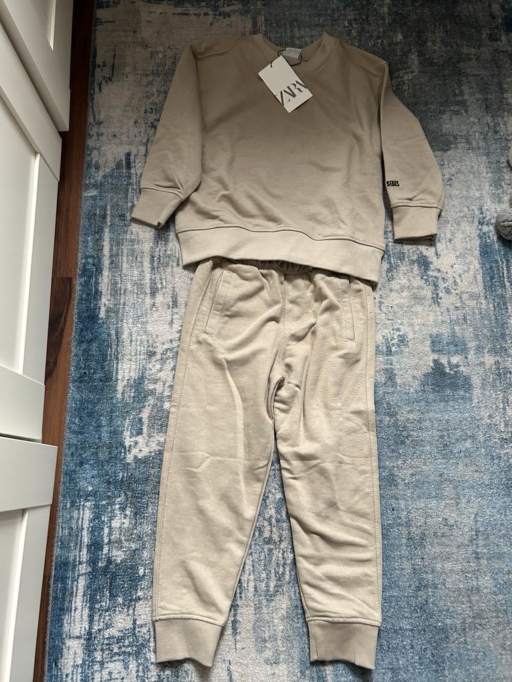 Jogginganzug von zara gr.116 neu in Essen