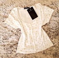 Shirt Brandy Melville T-Shirt Top Bluse Oberteil Knöpfe Blumen Bayern - Kempten Vorschau