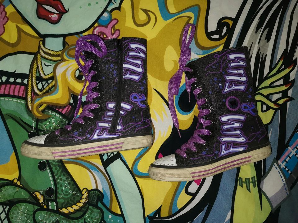 tolle Schuhe Stiefel Gr. 33 passend zu Monster High in Heidelberg