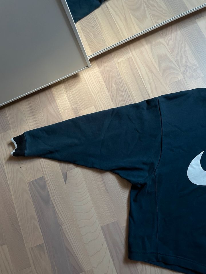 Nike sportswear sweater in Essen