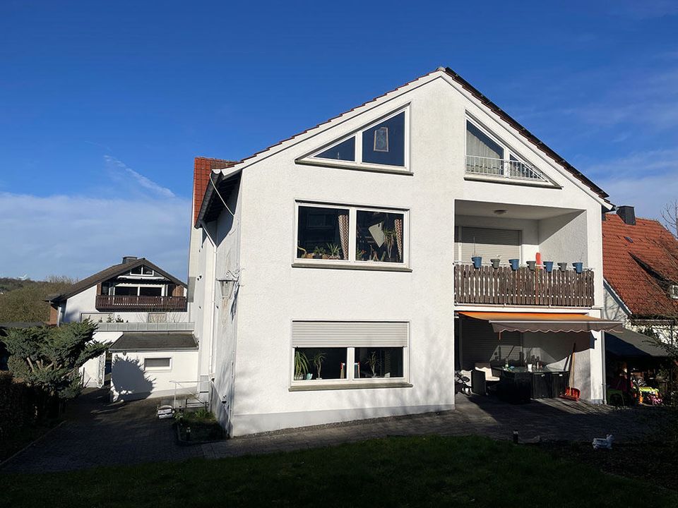 Großzügiges und teilrenoviertes Zweifamilienhaus mit PV-Anlage in Warstein-Belecke! in Warstein