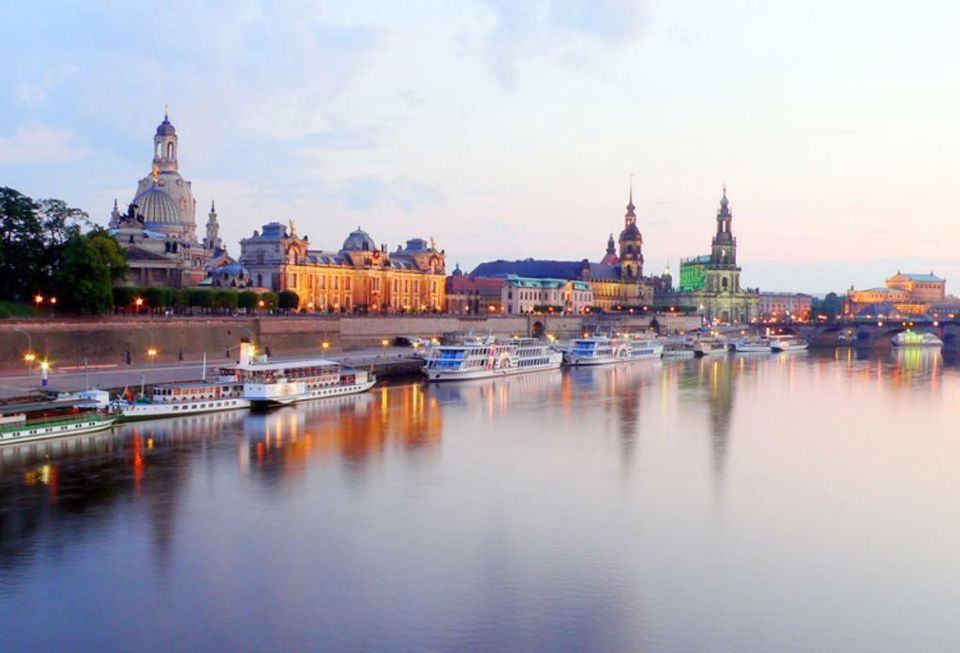 Dresden Kurzurlaub Unterkunft Hotel Städtereise Urlaub Reise Pool in Hamburg