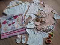 Paket Baby Sachen Strampler Gr 50 Handtuch Niedersachsen - Braunschweig Vorschau