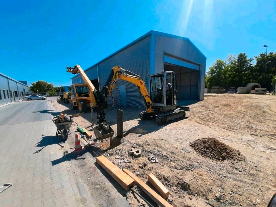 Baggerfahrer Garten und Landschaftsbau Abriss Grabenfräse in Berlin