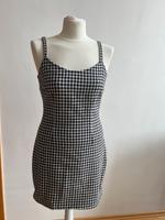 Kleid von NA-KD Gr S/36 schwarz weiß Bayern - Gaukönigshofen Vorschau