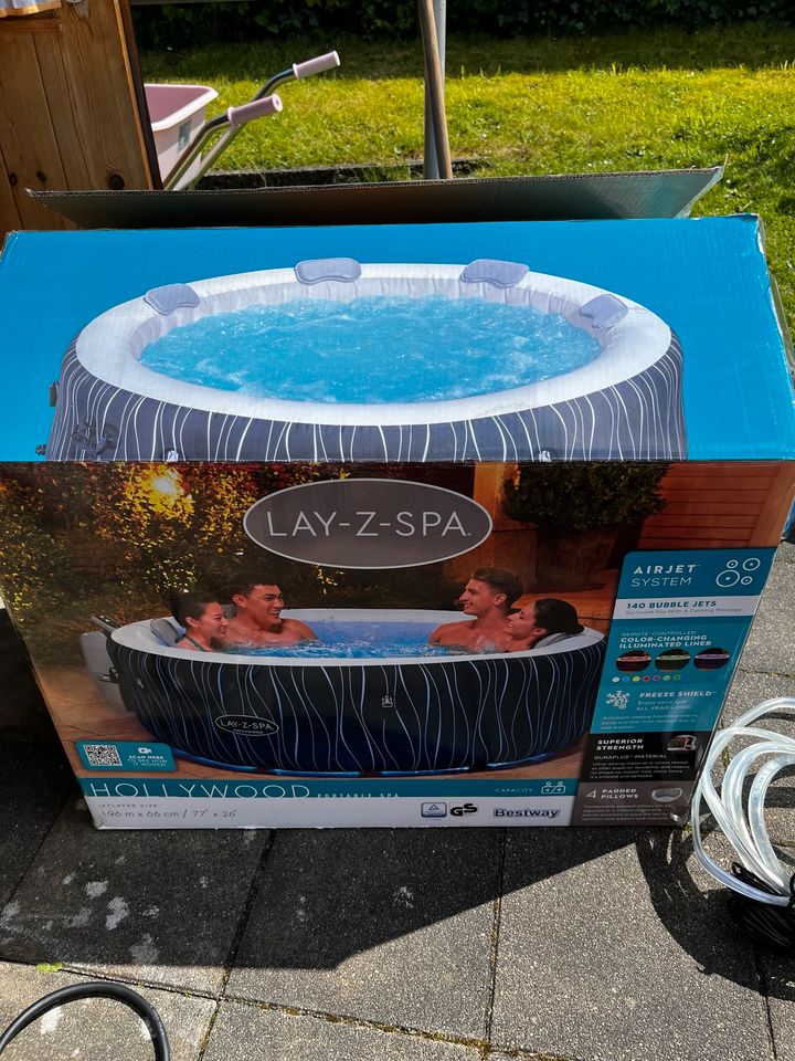 LAY-Z-SPA® LED-Whirlpool Hollywood AirJet™ Ø 196 x 66 cm, rund in Büren