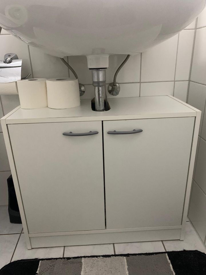 Badespiegel+ Waschbeckenunterschrank in Krefeld