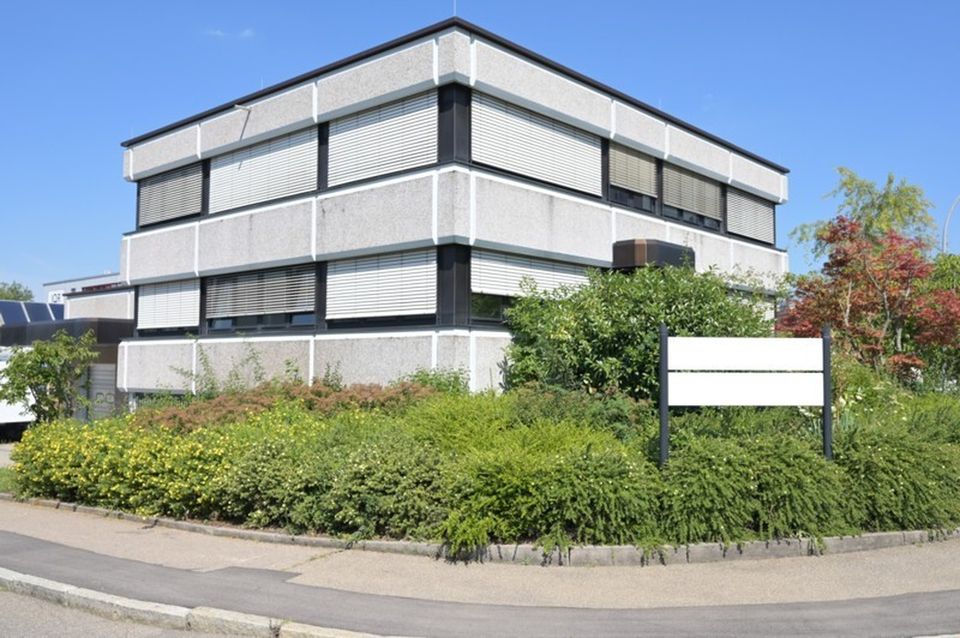 Klimatisierte Büro- mit Lager-/Produktionsflächen in Sindelfingen