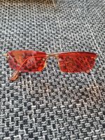 Rote Designer Sonnenbrille Nordrhein-Westfalen - Bestwig Vorschau