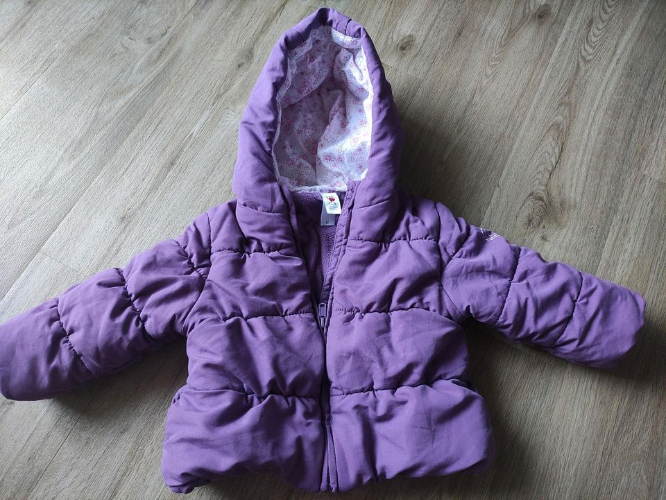 Super weiche kuschelige Winterjacke in lila, wie neu von C&A in Auerbach (Vogtland)