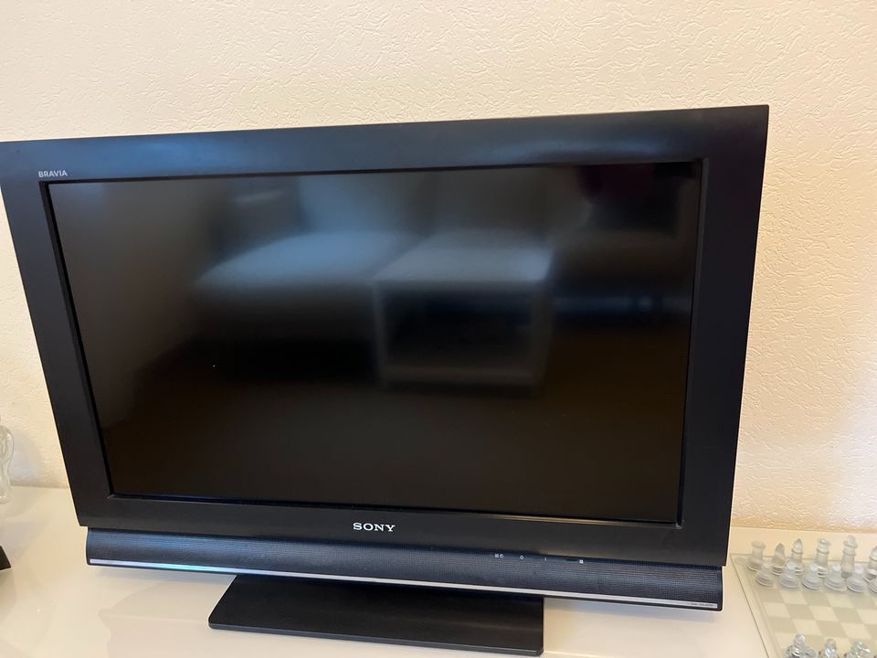 Flacher TV 32 Zoll schwarz in Mönchengladbach