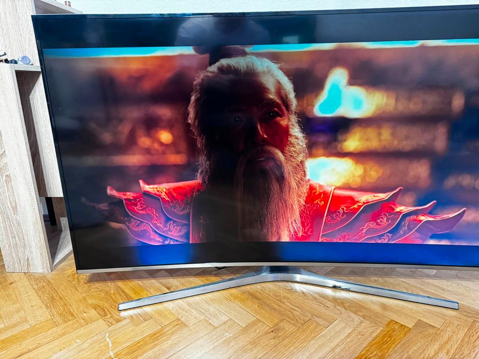 Fernseher 55" UHD 4K Smart TV SAMSUNG SERIES 6 (55) CURVED in Nürnberg (Mittelfr)