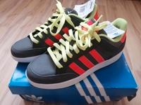 Adidas Damen Turnschuhe khaki/rot Größe 40 2/3 NEU Bayern - Sonnefeld Vorschau