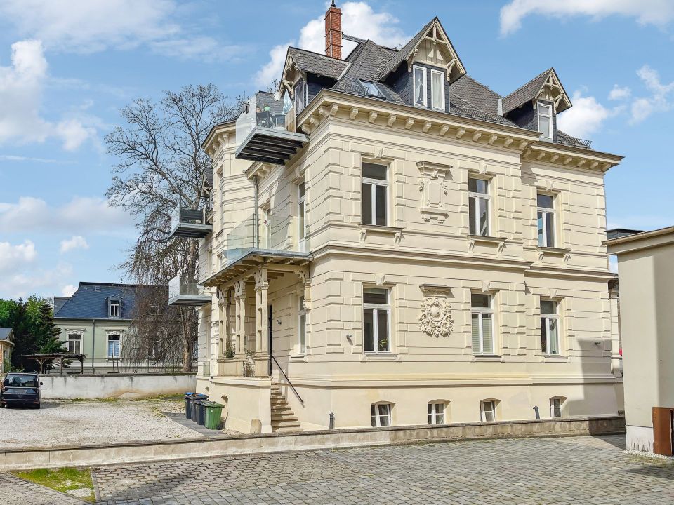 Attraktives Mehrfamilienhaus mit großem Grundstück in zentraler Lage von Altenburg in Altenburg