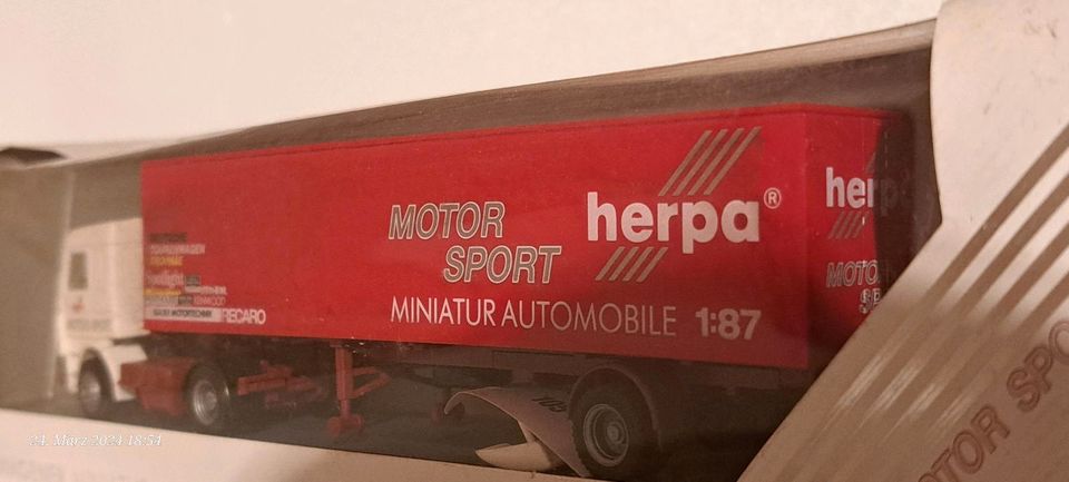 Herpa 1.87 Scania alt Koffersattelzug 1Achs Motor Sport in Heiden