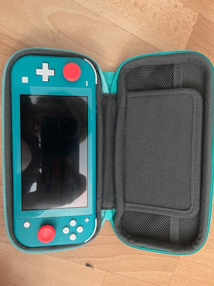 Nintendo Switch Lite Türkis + Zubehör in Salzgitter