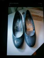 Gabor Lack Pumps grau Gr.38,5 / 5,5 Wie Neu Nordrhein-Westfalen - Stolberg (Rhld) Vorschau