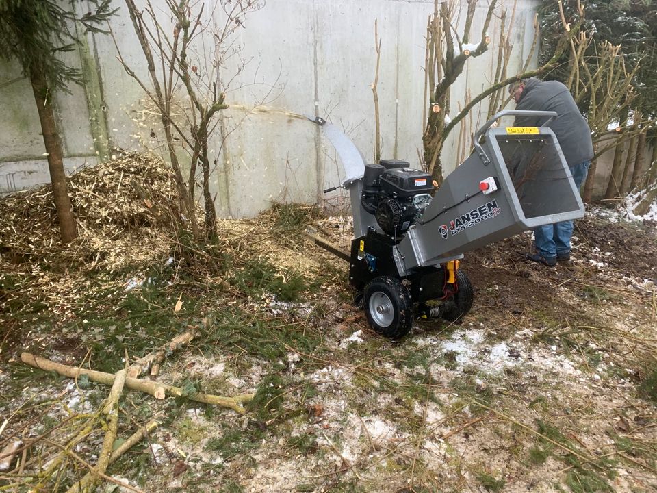 Vermiete Benzinhäcksler Häcksler Gartenhäcksler Schredder in Ehekirchen