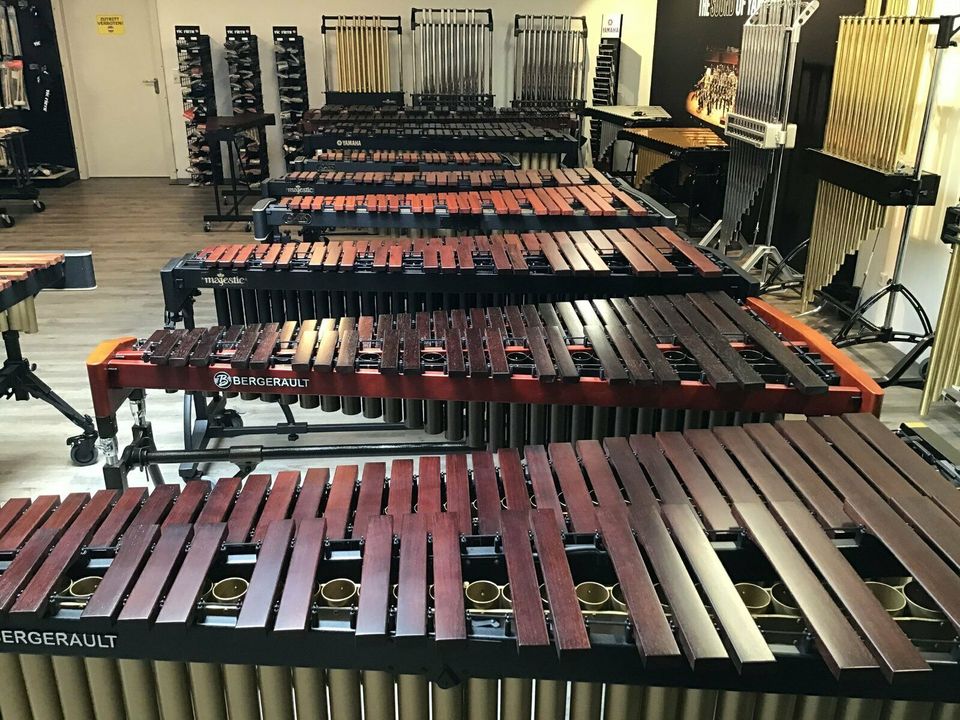 Majestic M6543H Deluxe Marimba Palisander - 4 1/3 Oktaven -NEU- in Brilon