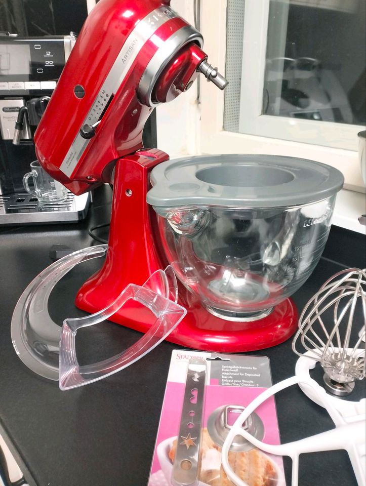 Kitchenaid mit sehr viel Zubehör in Berlin