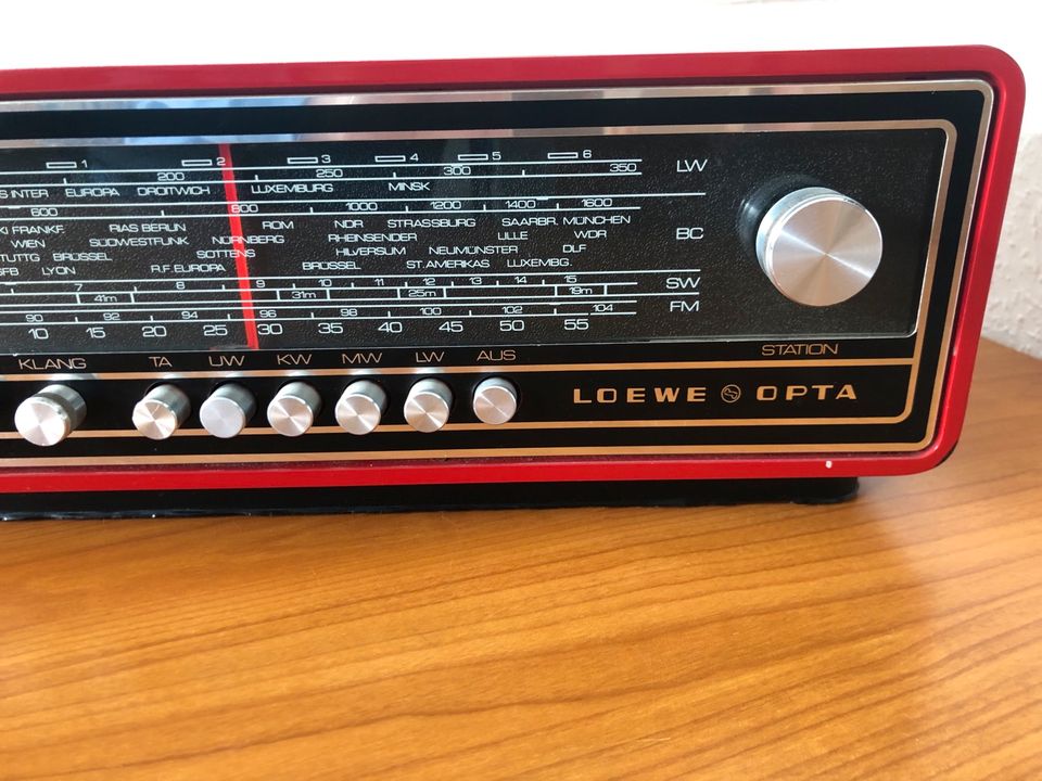 Vintage Design Radio Loewe Opta in rot in Varel