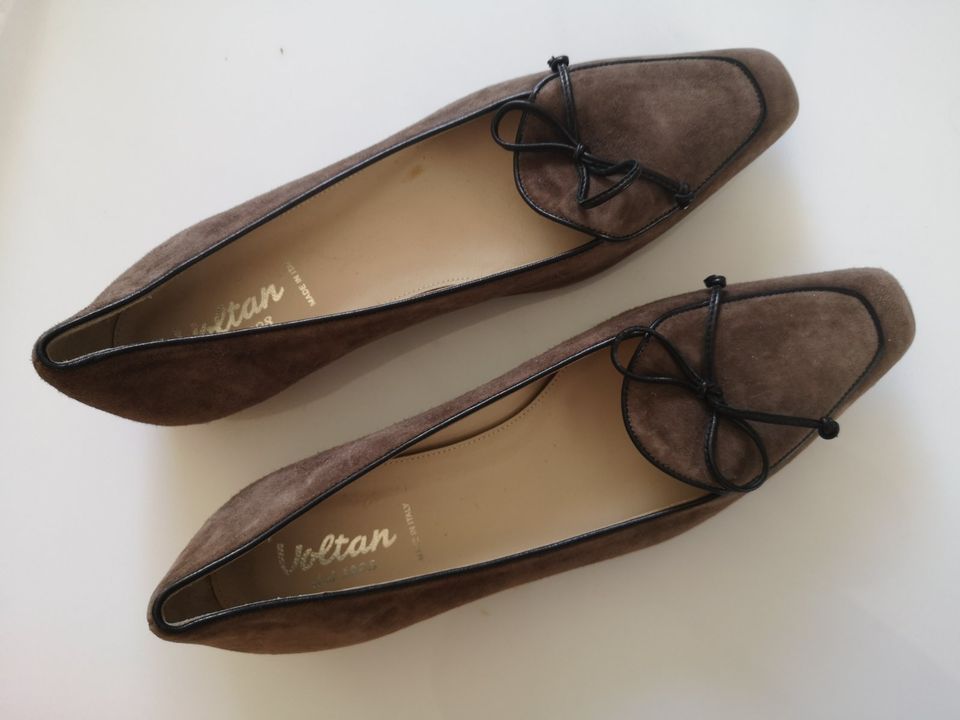 Damen Schuhe Ballerinas Slipper VOLTAN Gr 38,5 UK 5,5 braun Leder in Duisburg