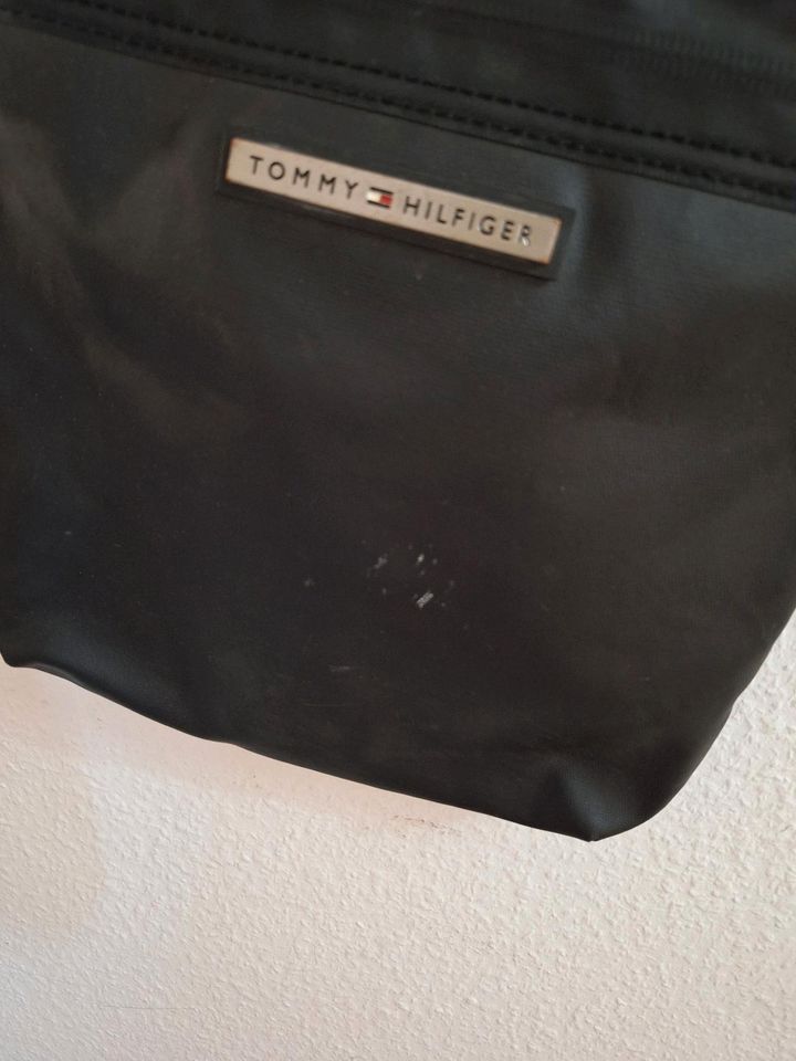 Handtasche von "Tommy Hilfiger" in Baiersdorf