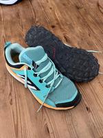 Adidas Schuhe Größe 38 1/3 Hessen - Nidderau Vorschau