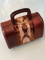 Exklusive u. Einzigartige Putztasche m. Trensensymbol aus Leder Eimsbüttel - Hamburg Eimsbüttel (Stadtteil) Vorschau