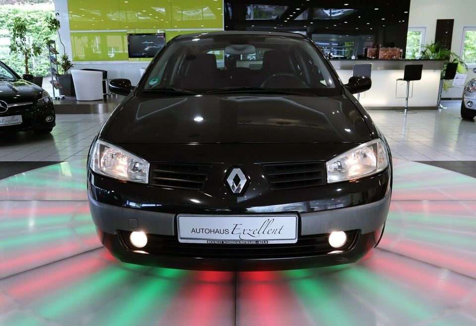 Renault Megane Lim. 5-türig Dynamique Luxe*KLIMAAUT*NAVI in Troisdorf