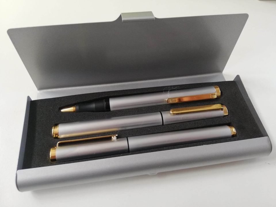 Etui Schreibgeräte Pen-Box aus Alu mit Stiften silber gold in Rietheim-Weilheim