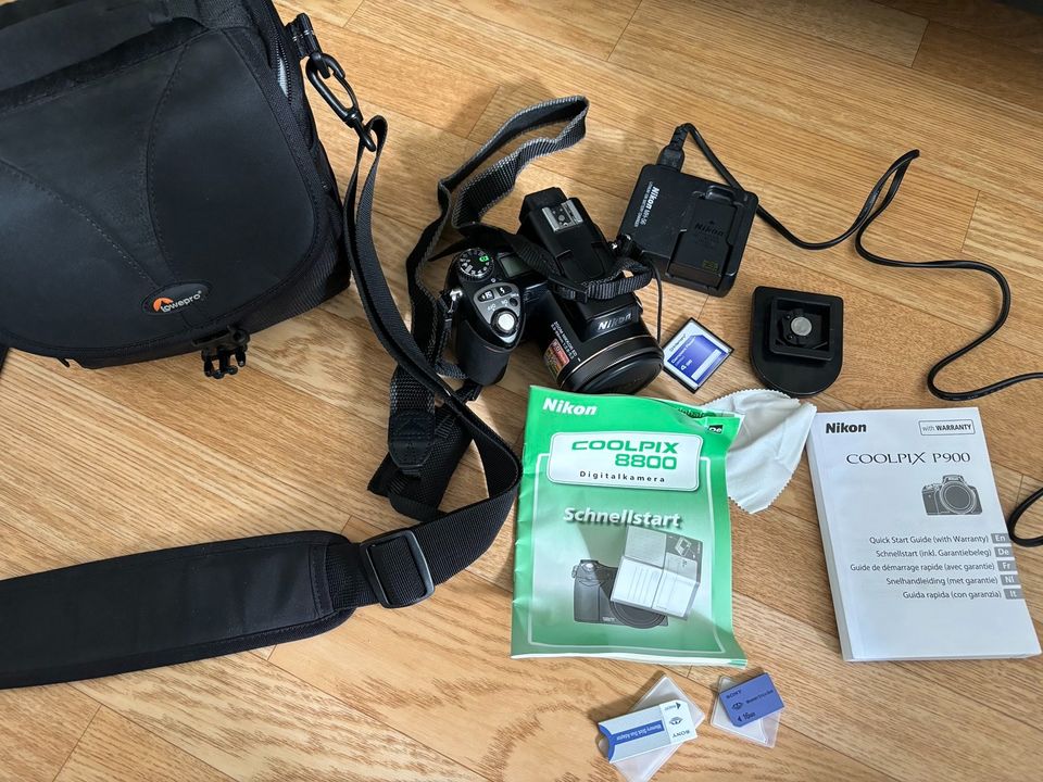 Nikon 8800 Coolpix Set mit Tasche und Ladekabel Digitalkamera in Berlin