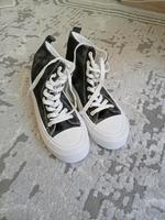 Vans Sk8-Hi High-Top Sneaker in Schwarz/Weiß – Größe 39 Mecklenburg-Vorpommern - Torgelow Vorschau
