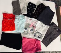 Mädchen Bekleidungspaket Gr.110-116 Leggings Tshirt Kleid H&M Hessen - Aßlar Vorschau