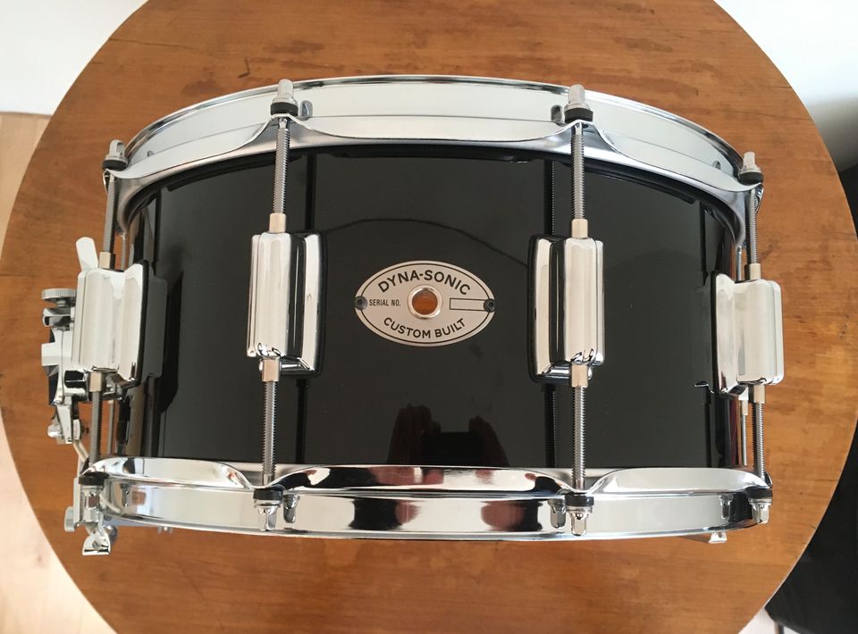 Rogers Dyna-Sonic Reissue Snare Drum in 14 x 6,5 black laquer in Stuttgart