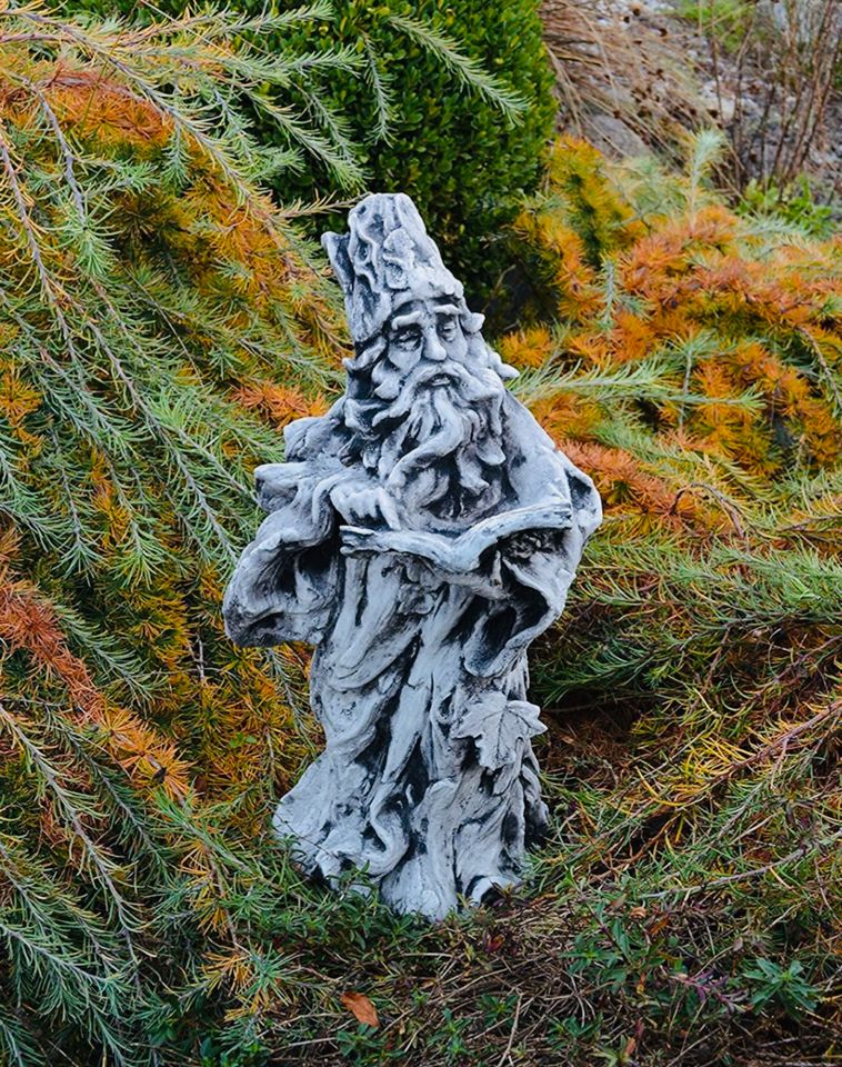 Steinfigur Zauberer aus Steinguss - frostfest in Büttelborn