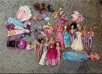 15 Barbies mit Zubehör Essen-West - Frohnhausen Vorschau