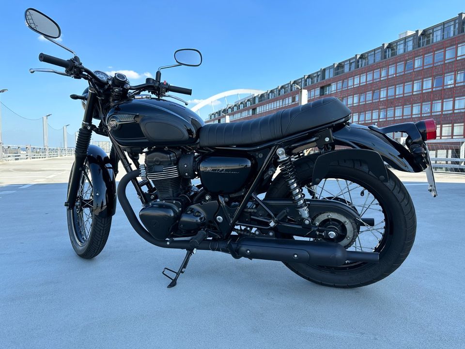 Kawasaki W800 BLACK EDITION in Niederkassel