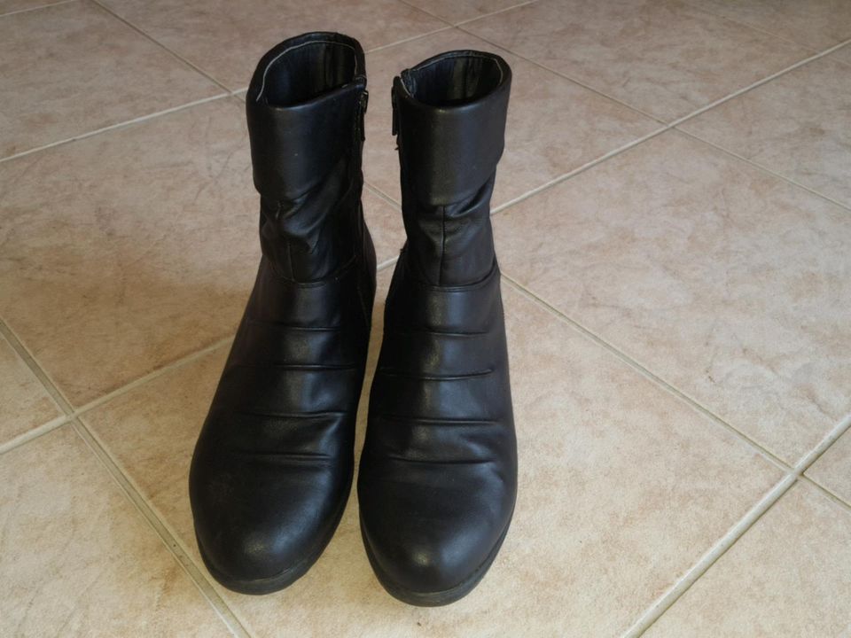 Stiefelette Gr. 39  Laura Berg schwarz in Tanna