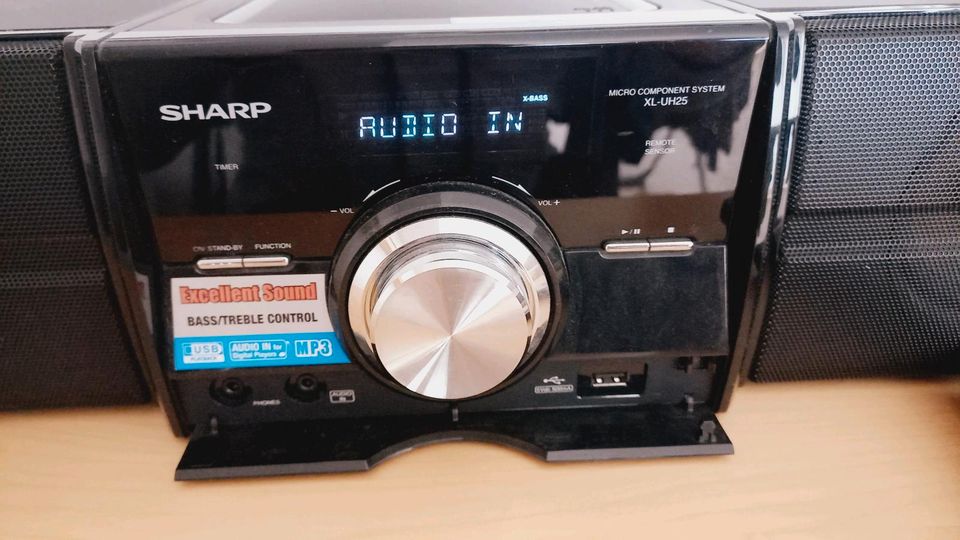 Sharp XL-UH25 HiFi Stereo Soundsystem in Langenselbold