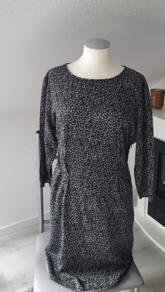 Gr. 42 Kleid EDC Blusenkleid schwarz leicht Viskose mit Taschen in Crailsheim