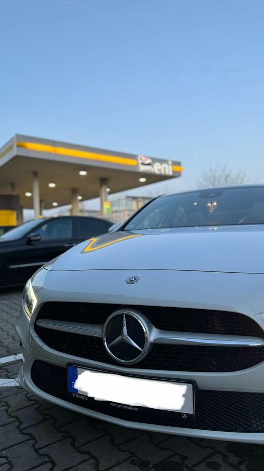 Mercedes A180d - AMG-Heck, Pano, STZH, Kamera, Spurenhalter in Weilheim i.OB